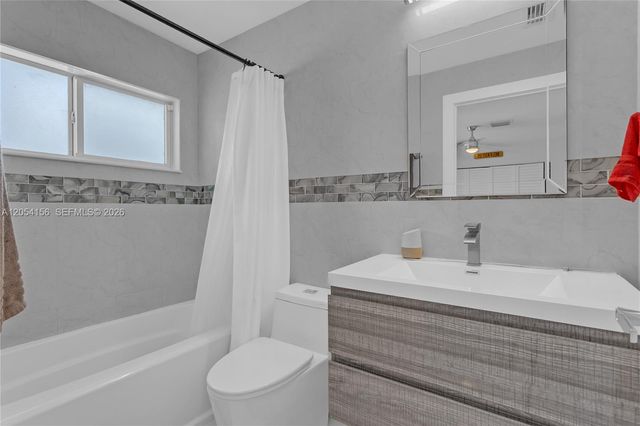 2920 NE 55th Place, Fort Lauderdale, FL 33308