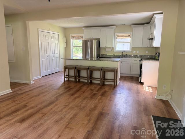 6625 Cool Water Court, Charlotte, NC 28215