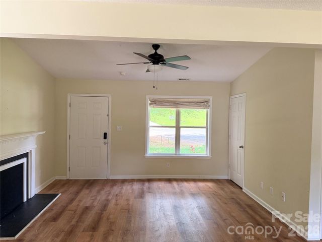6625 Cool Water Court, Charlotte, NC 28215