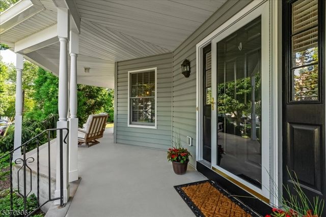 171 Oakland St, Hillsdale Boro, NJ 07642