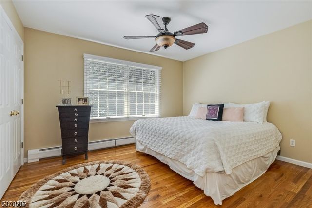 171 Oakland St, Hillsdale Boro, NJ 07642