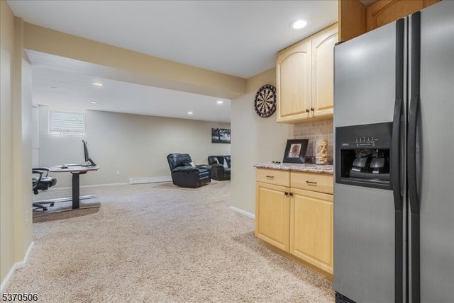 171 Oakland St, Hillsdale Boro, NJ 07642