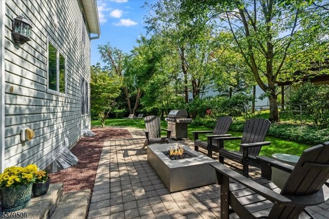 171 Oakland St, Hillsdale Boro, NJ 07642