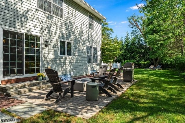 171 Oakland St, Hillsdale Boro, NJ 07642