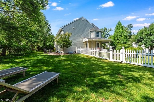 171 Oakland St, Hillsdale Boro, NJ 07642