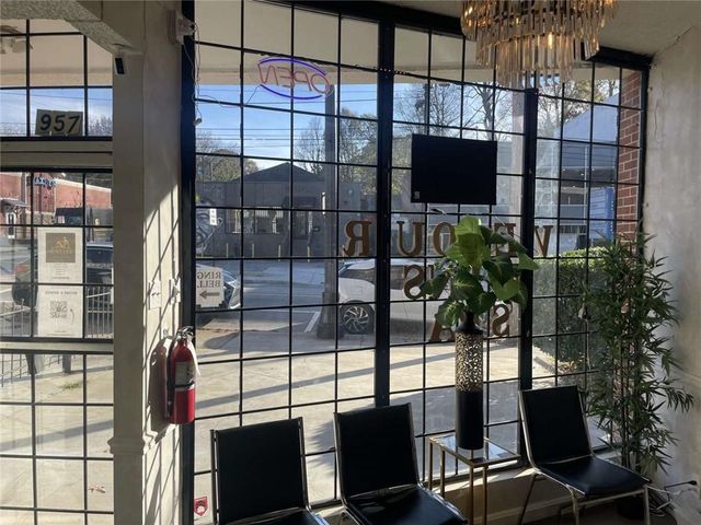 957 M L King Jr NW Drive, Atlanta, GA 30314