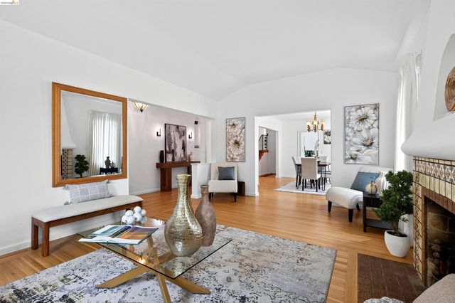 3996 Oakmore Rd, Oakland, CA 94602