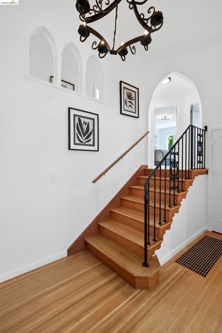3996 Oakmore Rd, Oakland, CA 94602