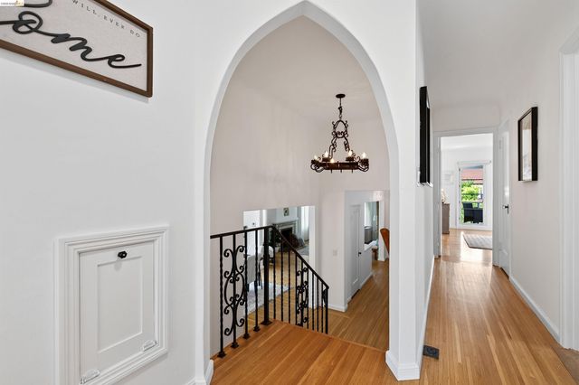 3996 Oakmore Rd, Oakland, CA 94602