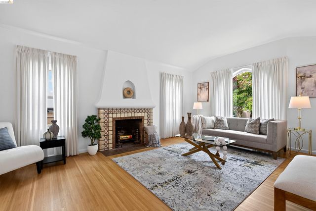 3996 Oakmore Rd, Oakland, CA 94602