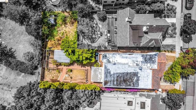 3996 Oakmore Rd, Oakland, CA 94602