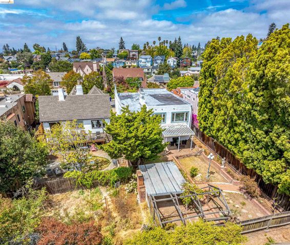 3996 Oakmore Rd, Oakland, CA 94602