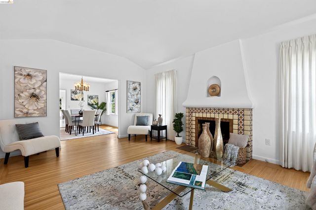 3996 Oakmore Rd, Oakland, CA 94602