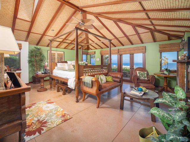 26 E Mahi Pua Pl, Lahaina, HI 96761