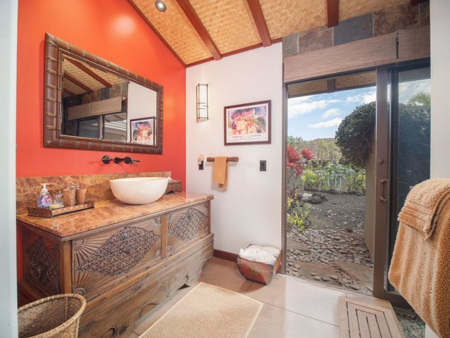 26 E Mahi Pua Pl, Lahaina, HI 96761