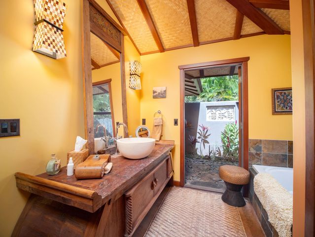 26 E Mahi Pua Pl, Lahaina, HI 96761