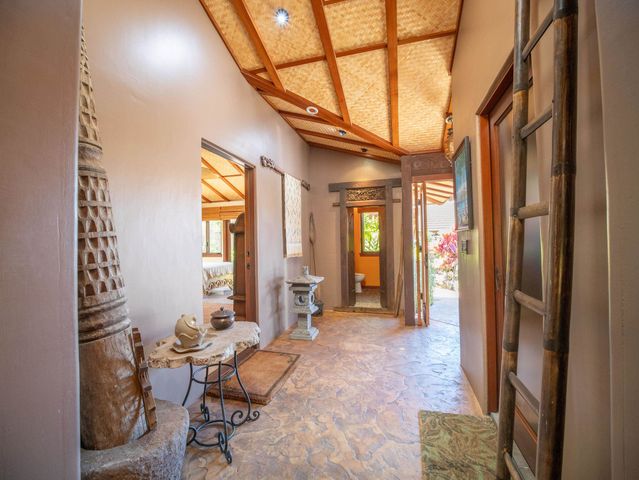 26 E Mahi Pua Pl, Lahaina, HI 96761