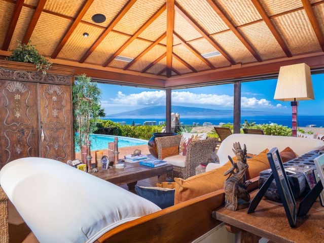 26 E Mahi Pua Pl, Lahaina, HI 96761