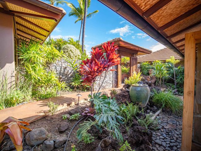 26 E Mahi Pua Pl, Lahaina, HI 96761