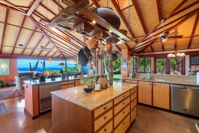 26 E Mahi Pua Pl, Lahaina, HI 96761