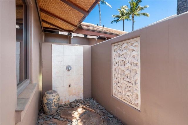 26 E Mahi Pua Pl, Lahaina, HI 96761