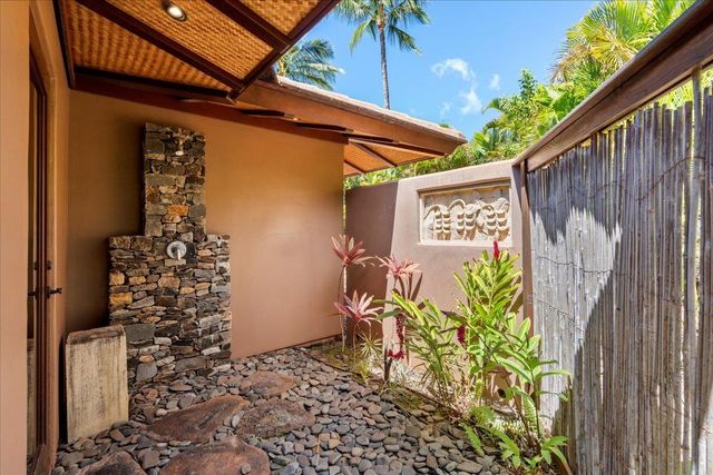 26 E Mahi Pua Pl, Lahaina, HI 96761