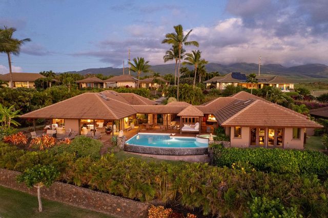 26 E Mahi Pua Pl, Lahaina, HI 96761