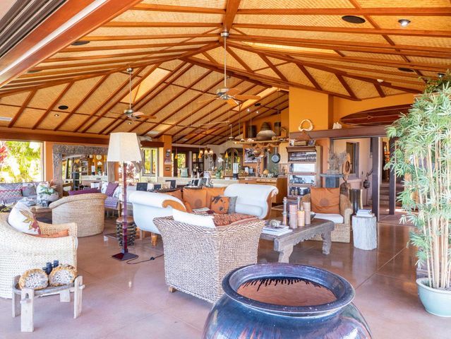 26 E Mahi Pua Pl, Lahaina, HI 96761