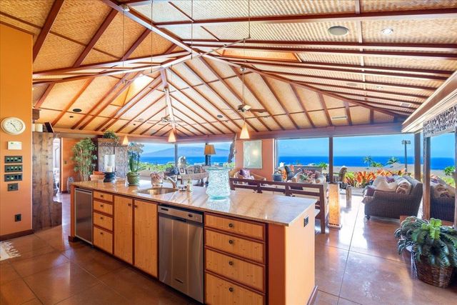 26 E Mahi Pua Pl, Lahaina, HI 96761