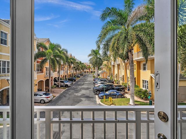 2329 Vintage Drive, Lighthouse Point, FL 33064