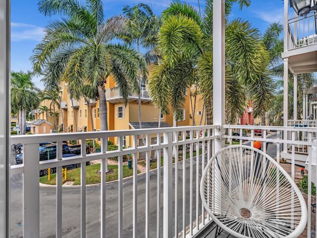 2329 Vintage Drive, Lighthouse Point, FL 33064