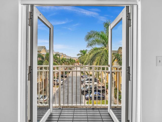 2329 Vintage Drive, Lighthouse Point, FL 33064