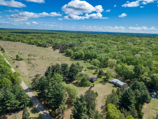 N12124 12th Avenue, Necedah, WI 54646