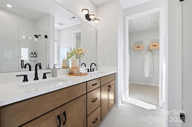 5028 Beirut Drive, Charlotte, NC 28217