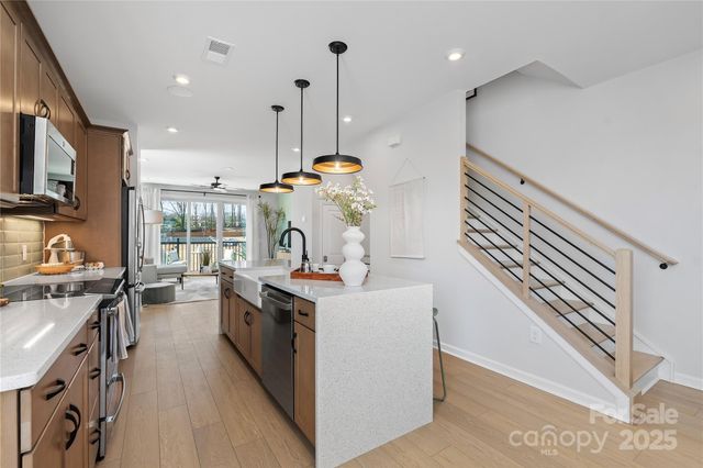 5028 Beirut Drive, Charlotte, NC 28217