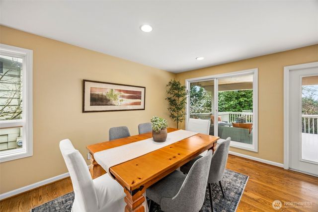 231 105th Avenue SE, Bellevue, WA 98004
