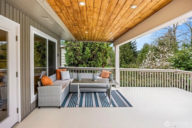 231 105th Avenue SE, Bellevue, WA 98004