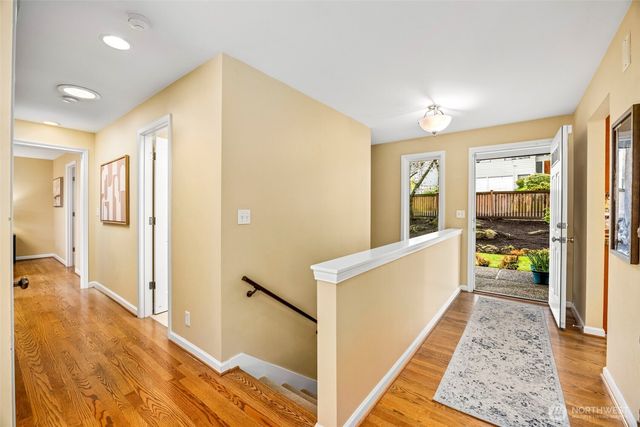 231 105th Avenue SE, Bellevue, WA 98004
