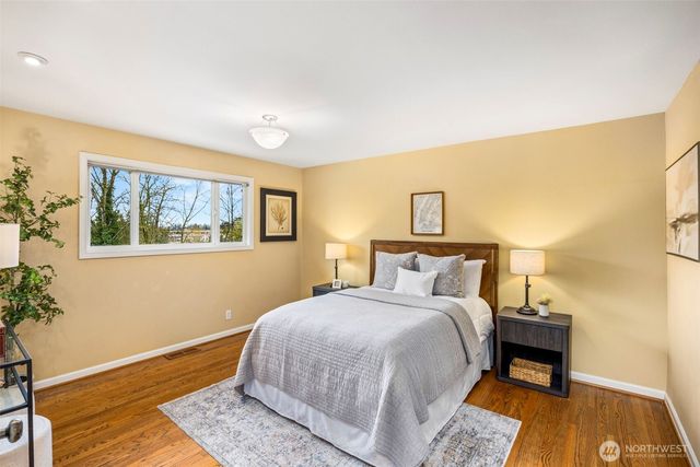 231 105th Avenue SE, Bellevue, WA 98004