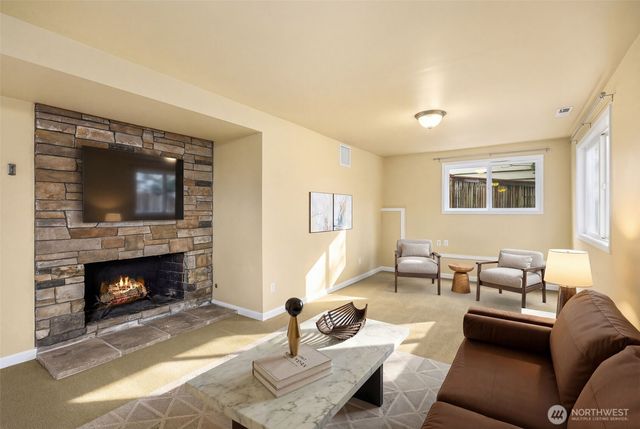 231 105th Avenue SE, Bellevue, WA 98004