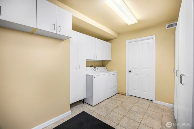 231 105th Avenue SE, Bellevue, WA 98004