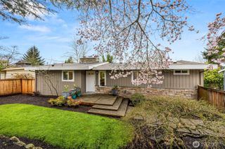 231 105th Avenue SE, Bellevue, WA 98004