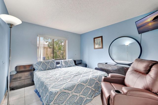 5230 NW 73rd Way, Lauderhill, FL 33319