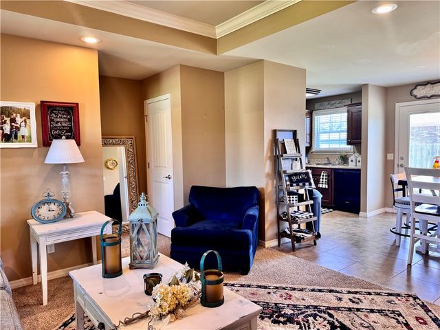 823 S Pittsburg Avenue, Russellville, AR 72802
