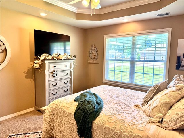 823 S Pittsburg Avenue, Russellville, AR 72802