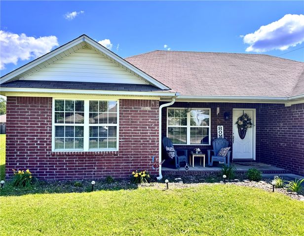 823 S Pittsburg Avenue, Russellville, AR 72802