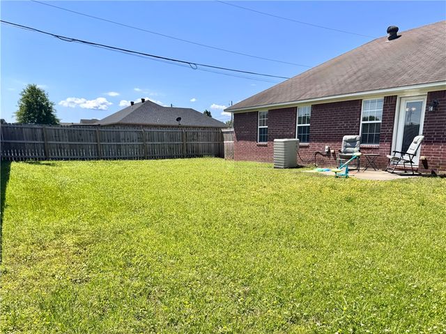 823 S Pittsburg Avenue, Russellville, AR 72802