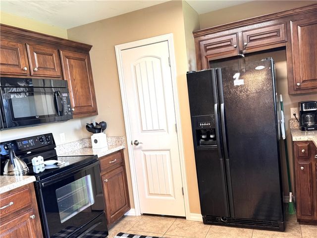 823 S Pittsburg Avenue, Russellville, AR 72802