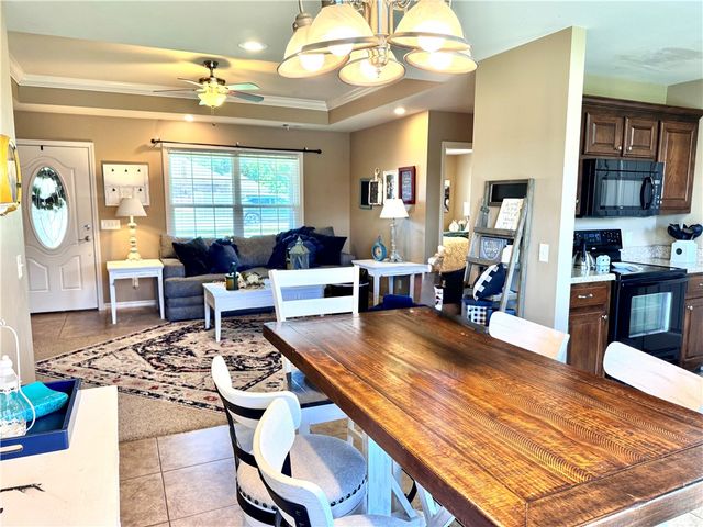 823 S Pittsburg Avenue, Russellville, AR 72802