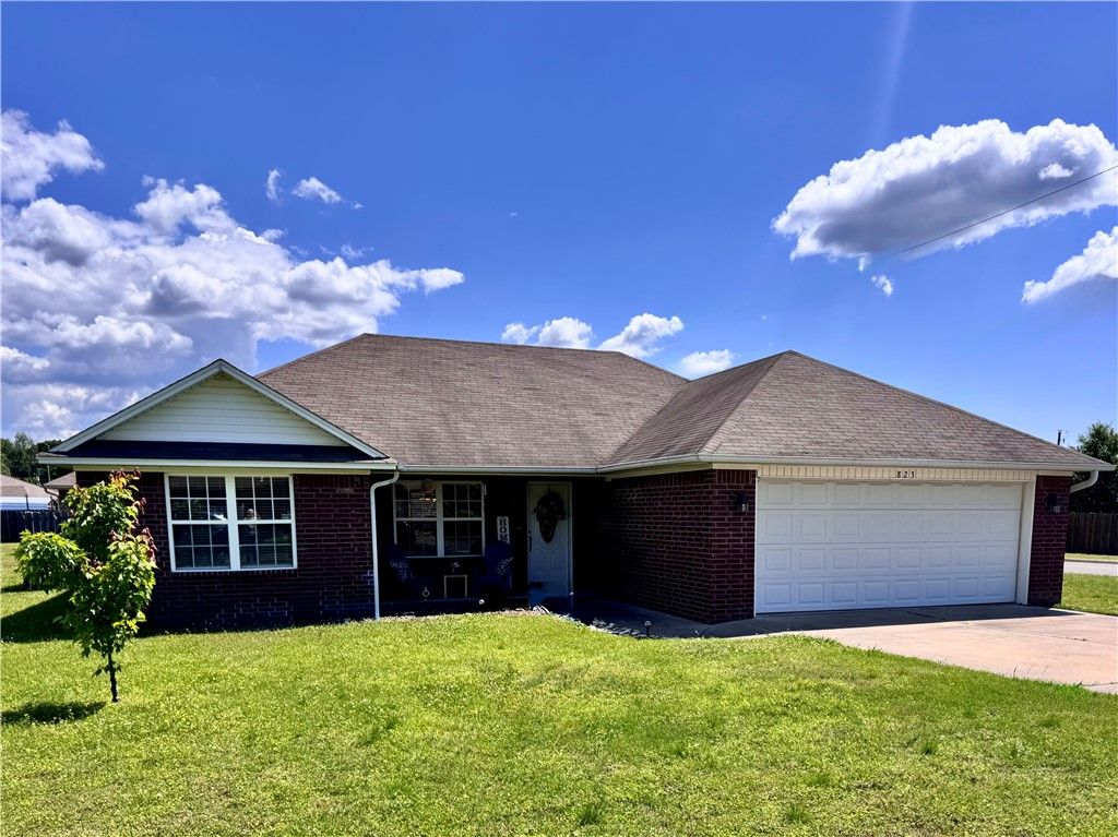 823 S Pittsburg Avenue, Russellville, AR 72802